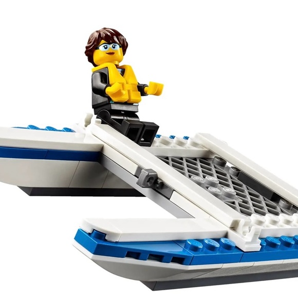 Lego city 60149 - 4x4 with catamaran - Picture 2 of 5